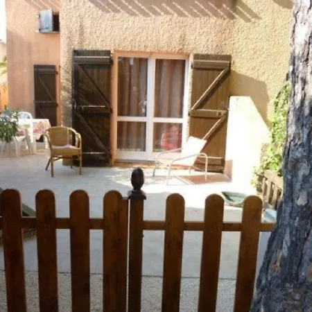Mitoyenne Dans Calme Avec Piscine Parking - Fr-1-607-33 Villa