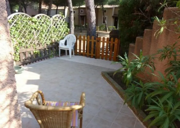 Mitoyenne Dans Calme Avec Piscine Parking - Fr-1-607-33 *