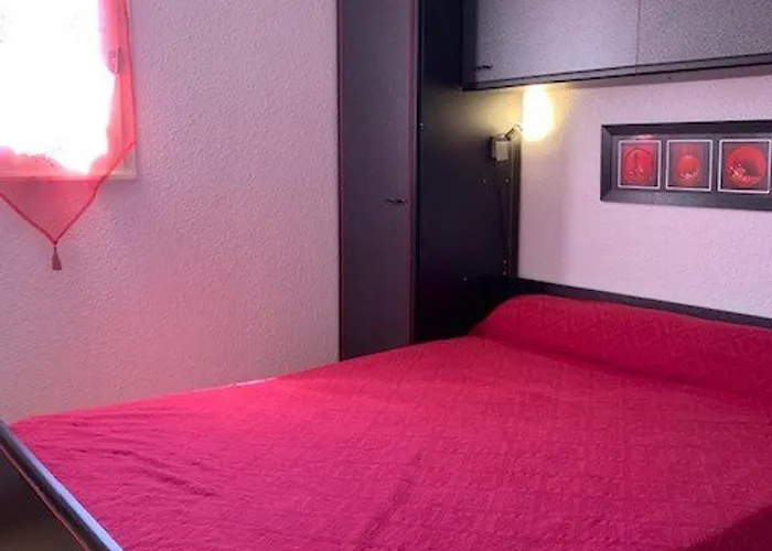 Mitoyenne Dans Calme Avec Piscine Parking - Fr-1-607-33 빌라