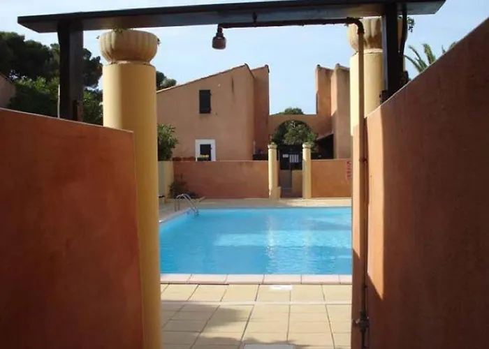 Mitoyenne Dans Calme Avec Piscine Parking - Fr-1-607-33 빌라 아그